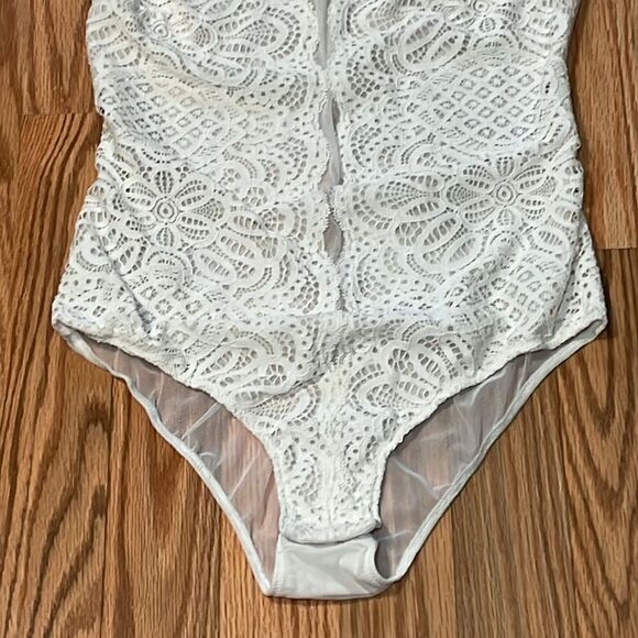 Victoria’s Secret ivory lace bodysuit, Teddy, Negligee, mesh, Small - Picture 3 of 7
